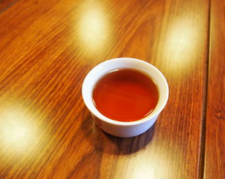 常喝黑茶能有效减小腹脂